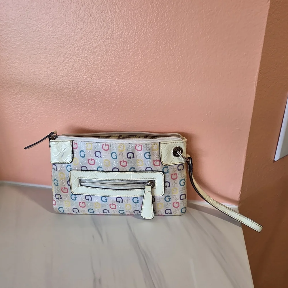 Guess Y2K Vintage Wristlet Candy Color Cream Clutch Retro G Logo Design